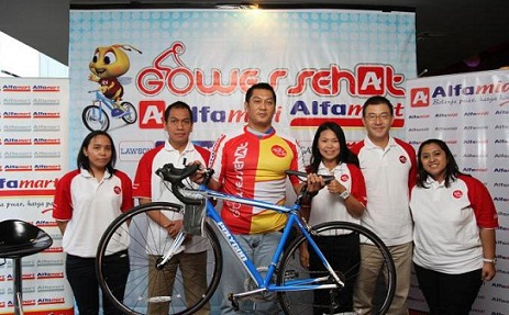 Plt Walikota Medan Bersama Dengan Gubenur Sumatera Utara Lepas Peserta Gowes Sehat